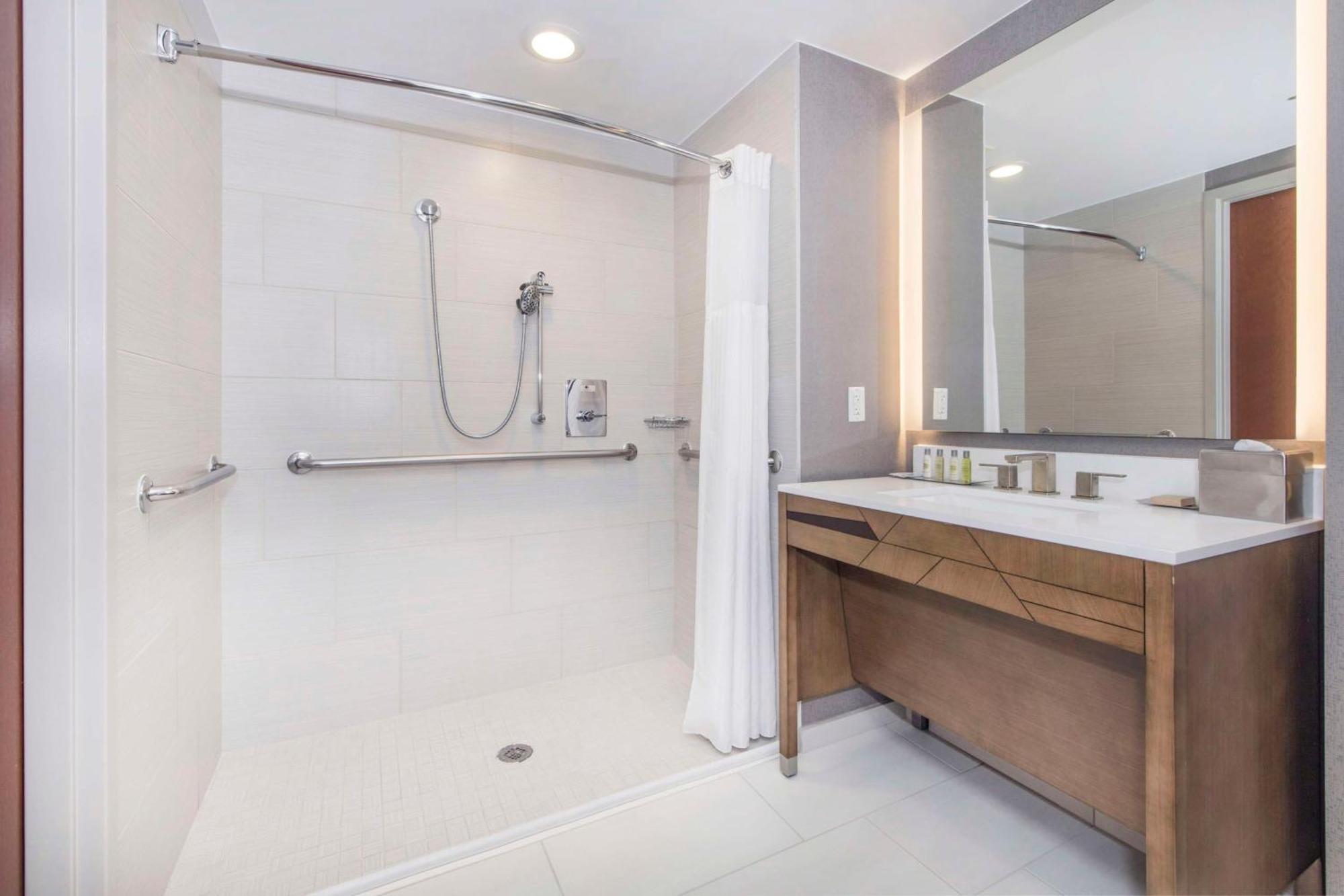 Doubletree By Hilton Raleigh-cary